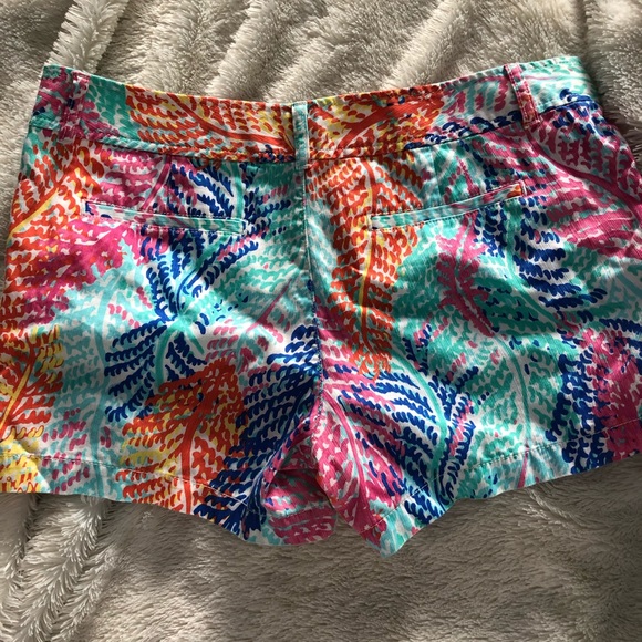 Gorgeous Lilly Pulitzer The Callahan Short size 12 - Picture 3 of 4
